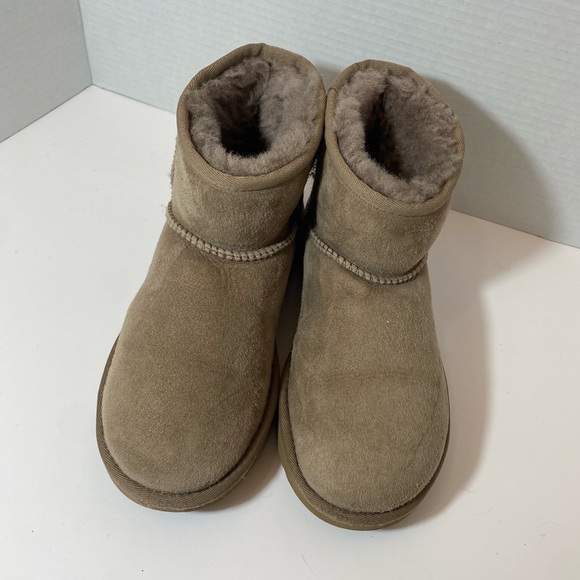 UGG Women’s Classic Mini II Boot Caribou Size 6 - Picture 4 of 10